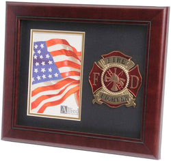 US Firefighter Medallion Portrait Picture Frame - 4 x 6 Picture Opening